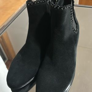 VANELi Womens Aska Black Chelsea Boots Size 6 M